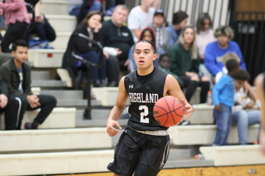 Liki Makaui plays in game against Cottonwood.