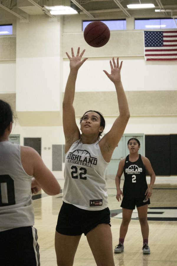 Senior Kaija Glasker looking to score during practice.