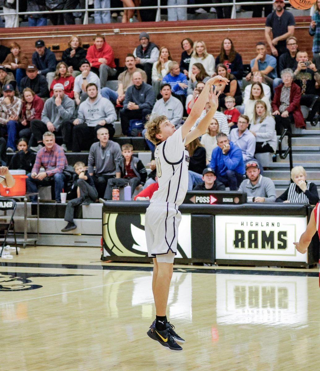 Zollinger hits a deep three in the "Freak East" game. 